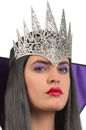 Корона Кралица-сребърна, Куку МагЪзин