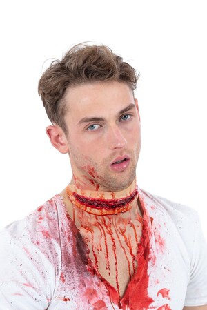 Релефна татуировка-прерязано гърло, Куку МагЪзин